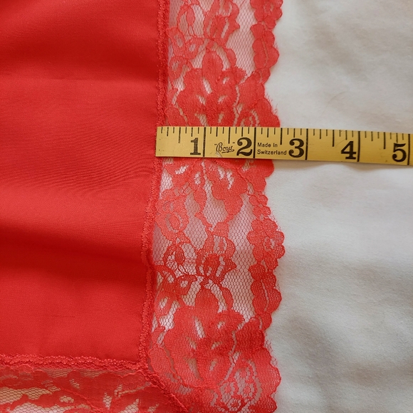 Cloth Table Dinner Napkins Set of 6 Red Lace Trimmed - Picture 6 of 8